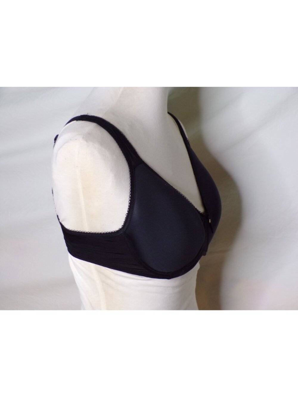 🆕WACOAL Basic Beauty Seamless Spacer Underwire T-Shirt Bra 34DD Black #853192 - Picture 8 of 10